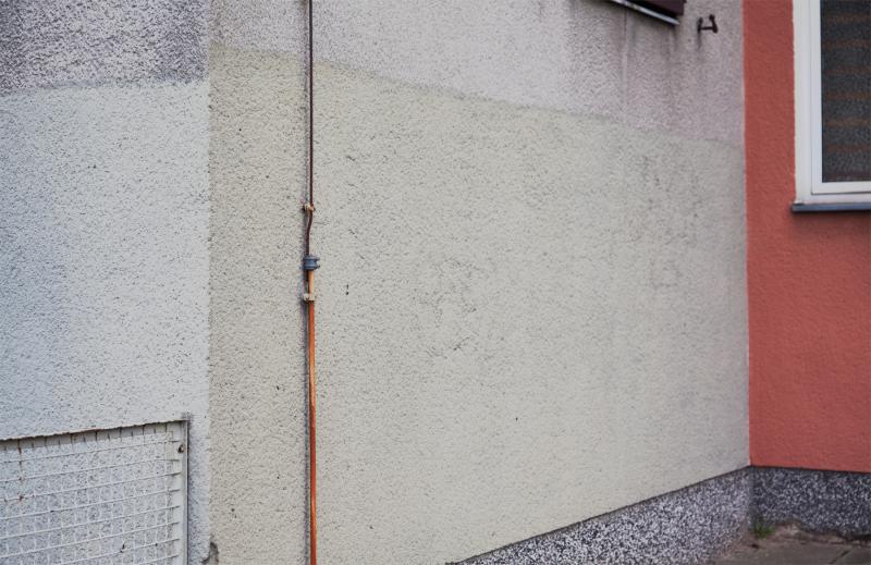 FARBEN 2016, foto. grau. beige. grünliches grau. rot.