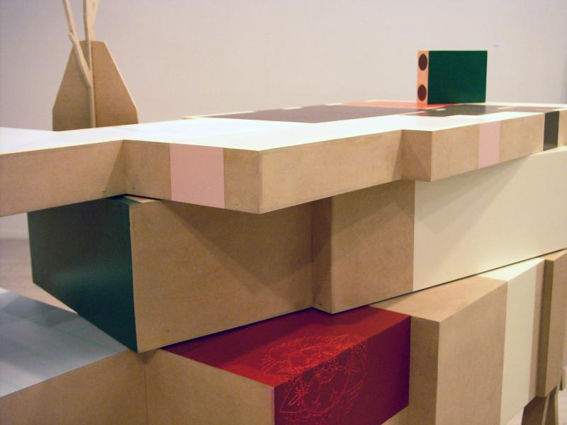Matr. Nr. 12N fra udstillingen Ø, 2008 v. Guirlanden, Aarhus Kunstbygning. Matr. Nr. 12N, 2008, h:180 cm, b:90 cm, l:165 cm, olie på mdf