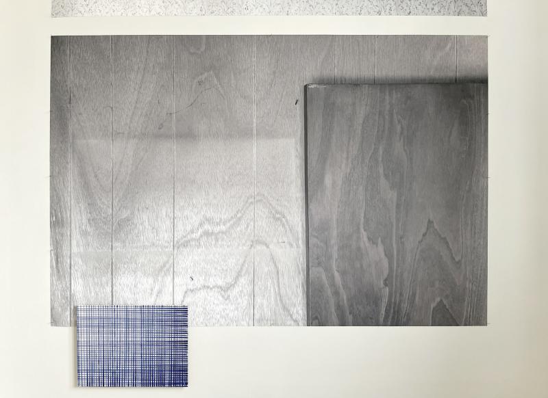 Køkken, 93 x 140 cm, foto, print på Hahnemühle-papir og Jakke, blåternet, 26 x 35 cm, pigment på krideret mdf